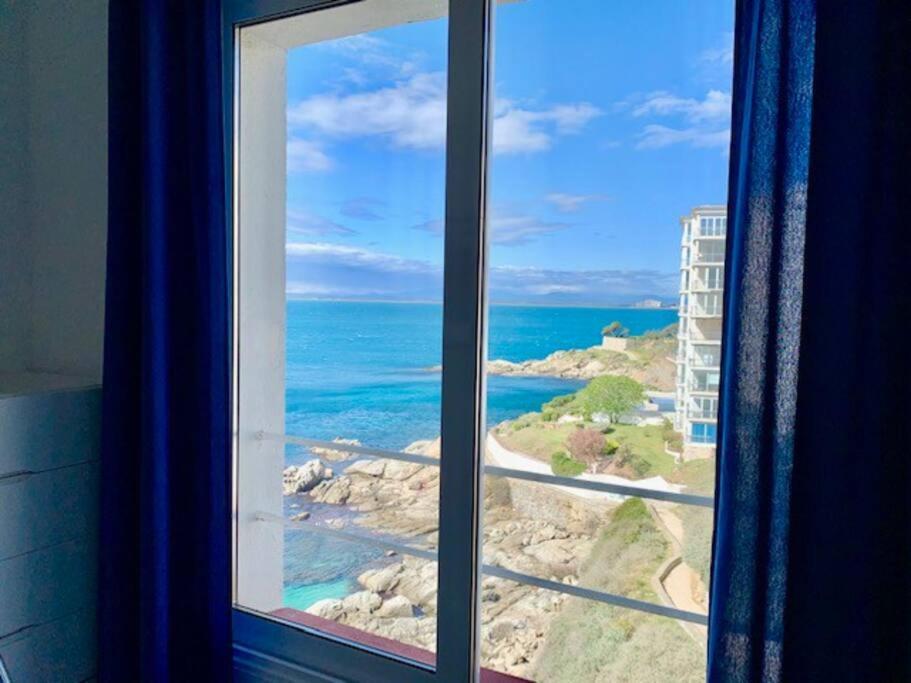 Les Pieds Dans L'Eau, La Tete Dans Les Nuages, Roses Apartment Bagian luar foto
